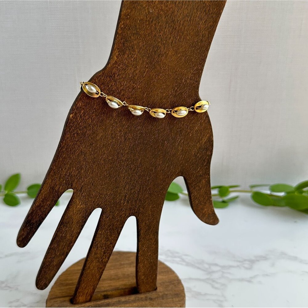 Gold Tone Faux Pearl Bracelet Dainty 6.5" - Picture 1 of 6